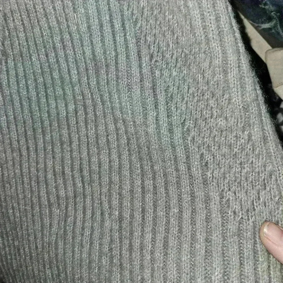 Calvin Klein Grey 85x12 inch Scarf NWT - Picture 3 of 10